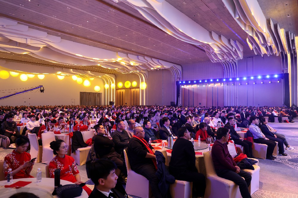 深耕產(chǎn)業(yè)，守正創(chuàng)新 | 明石創(chuàng)新召開(kāi)二十五周年新春年會(huì)